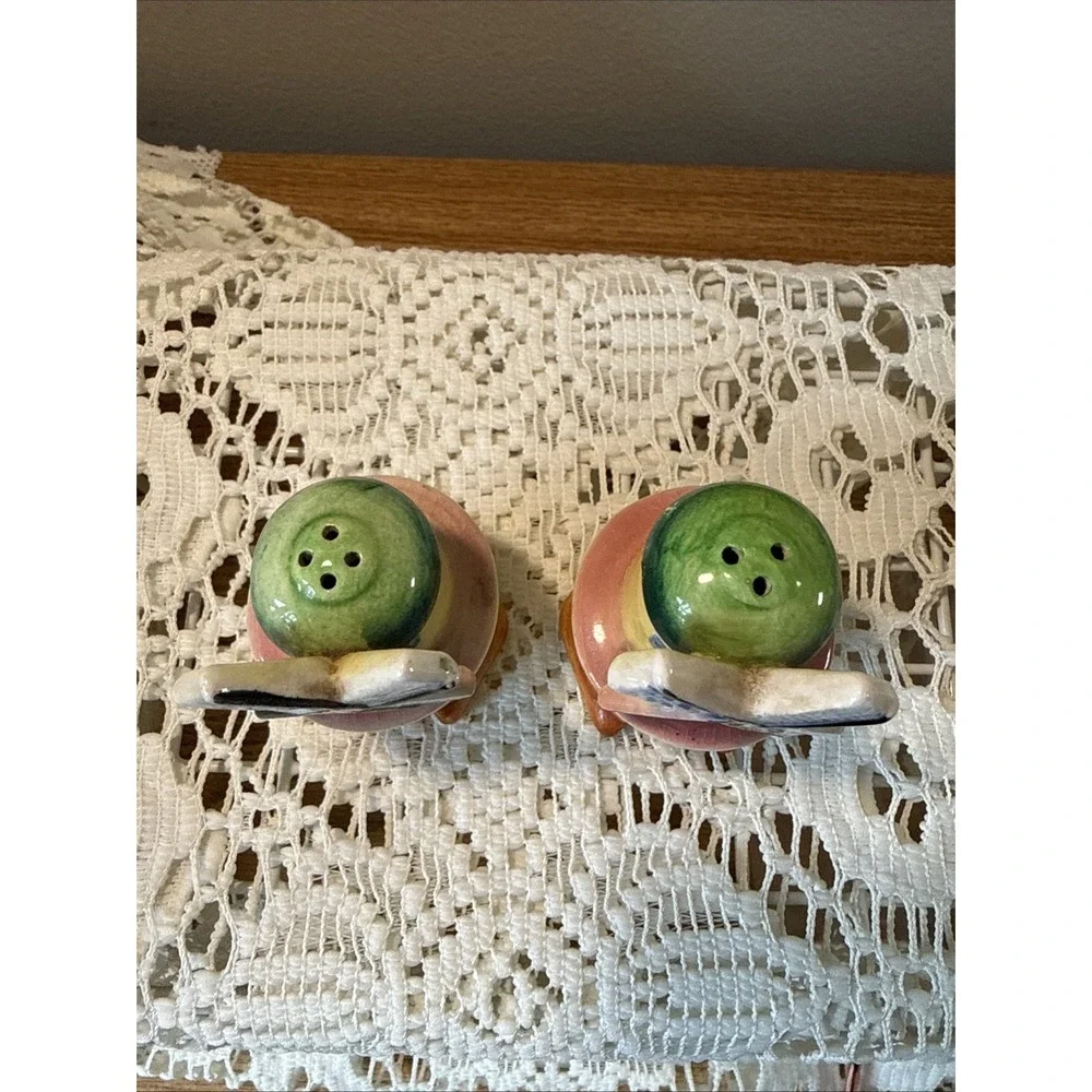 Vintage Dutch windmill-shaped salt and pepper‎ shakers